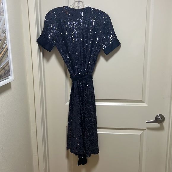 Diane von Furstenberg Veruca Sequin Wrap Dress - SZ 4, Navy Blue, Silk - Picture 4 of 7